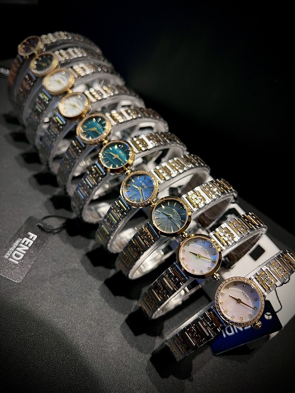 Reloj automático de esfera azul
